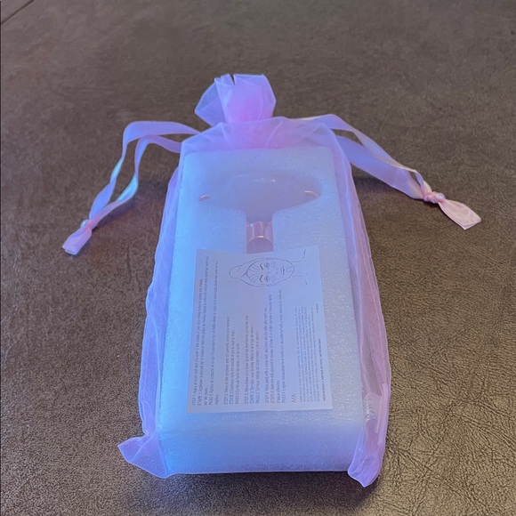 Mary Kay Rose Quartz Facial Roller New in Original Package - Picture 5 of 5